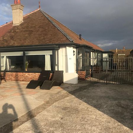 Beach House Apartment On Ground Floor With Sea View - Pet Friendly Cleveleys Εξωτερικό φωτογραφία
