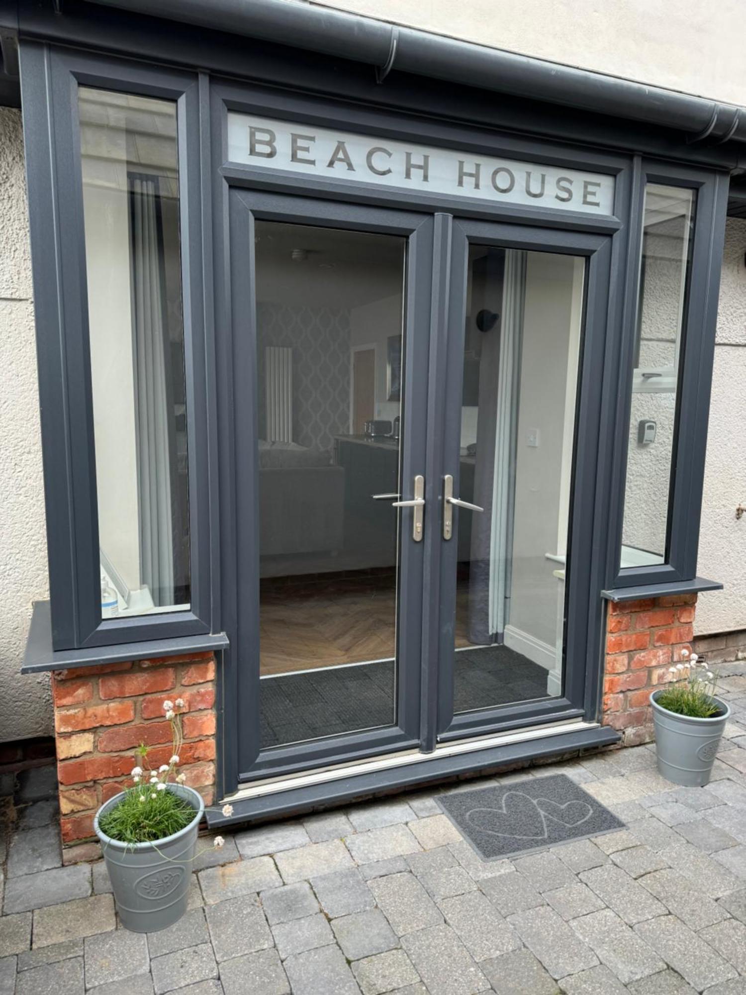 Beach House Apartment On Ground Floor With Sea View - Pet Friendly Cleveleys Εξωτερικό φωτογραφία