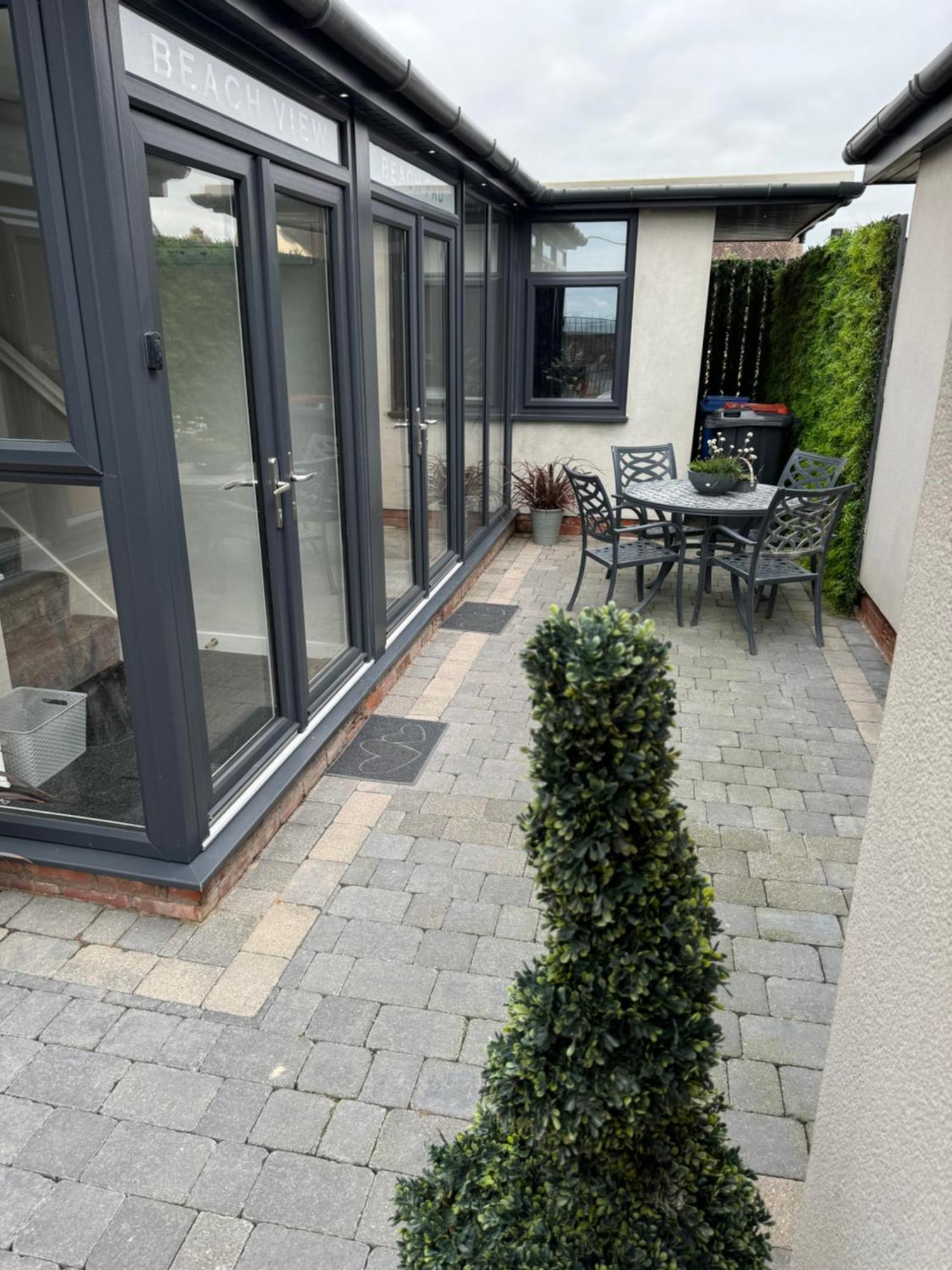 Beach House Apartment On Ground Floor With Sea View - Pet Friendly Cleveleys Εξωτερικό φωτογραφία